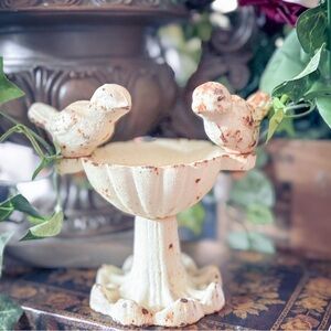 Vintage Style Cast Iron Double Bird Pedestal Dish Garden Cottage